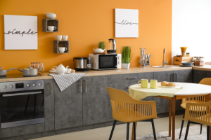 Tận hưởng không gian tinh tế và xa hoa của căn bếp màu cam, một thiên đường độc đáo đưa bạn đến những vùng đất xa xôi.